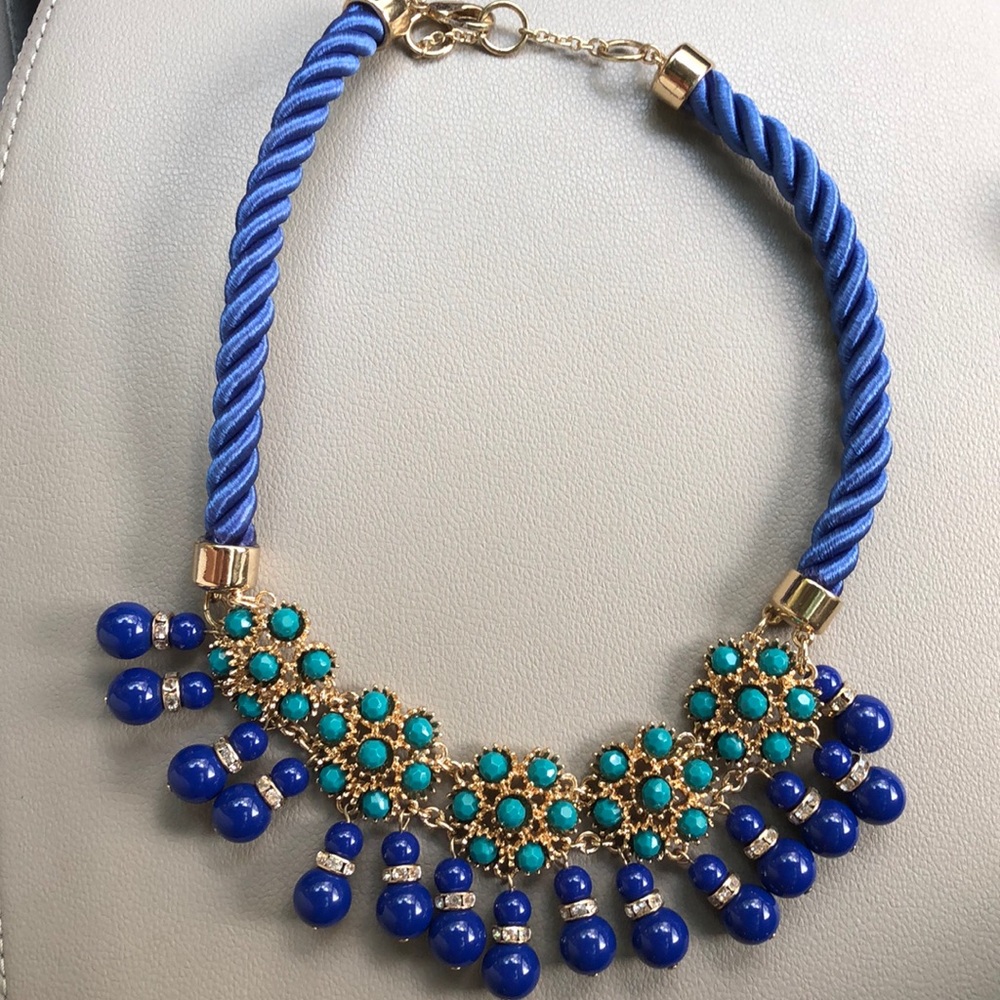 Banana republic necklace